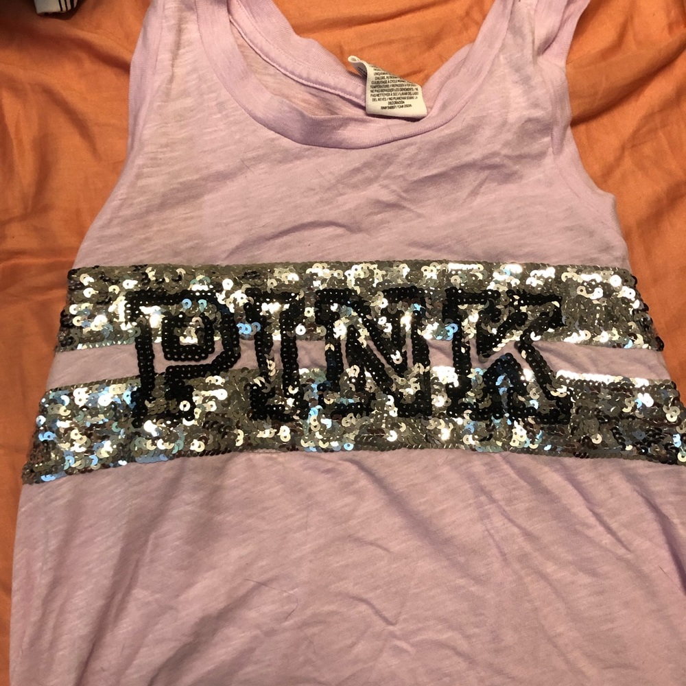 vs pink tank top🤍